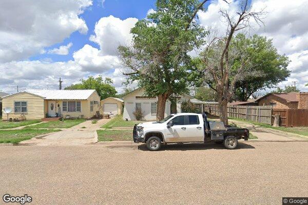 616 W California St, Floydada, TX 79235